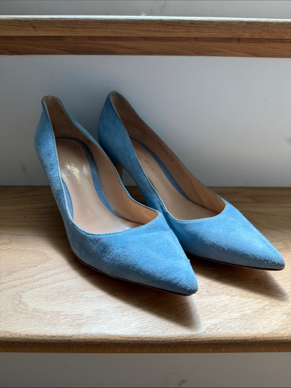 Gianvito Rossi GIANVITO 85 Suede Pointed Toe Pump - Picture 2 of 7